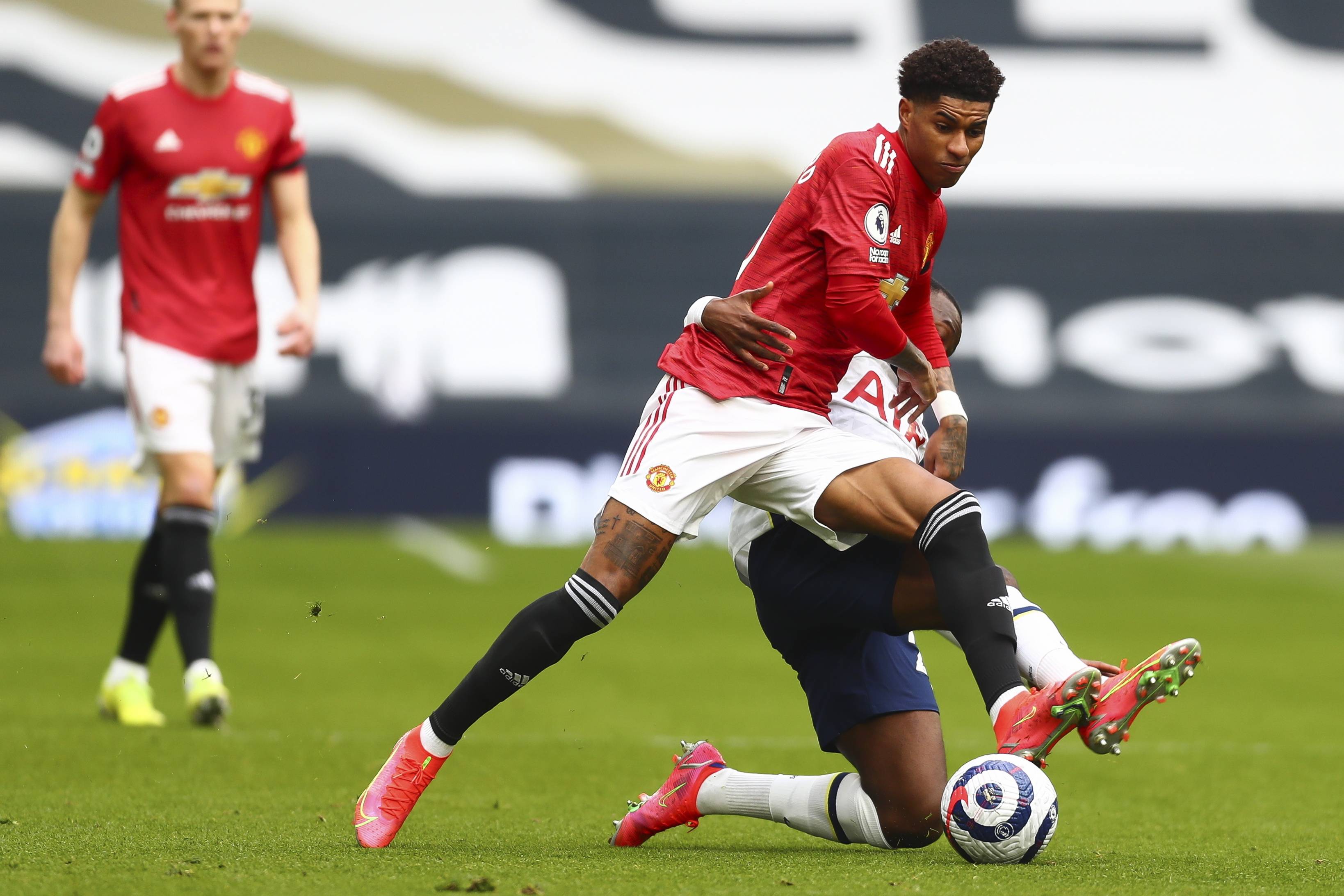 巴萨在考虑 巴萨在考虑